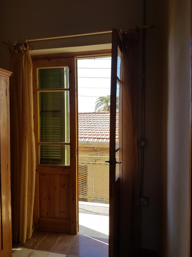 Ines Guest House Nicosia Ngoại thất bức ảnh